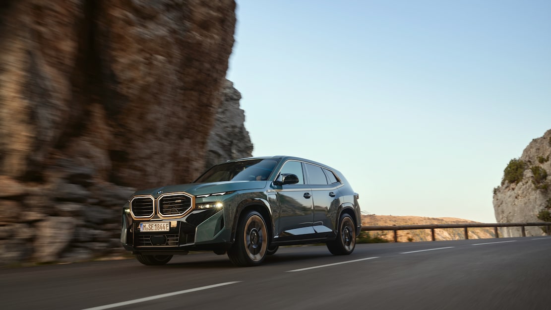 كشف الغطاء عن سيارة BMW XM الجديدة كليا